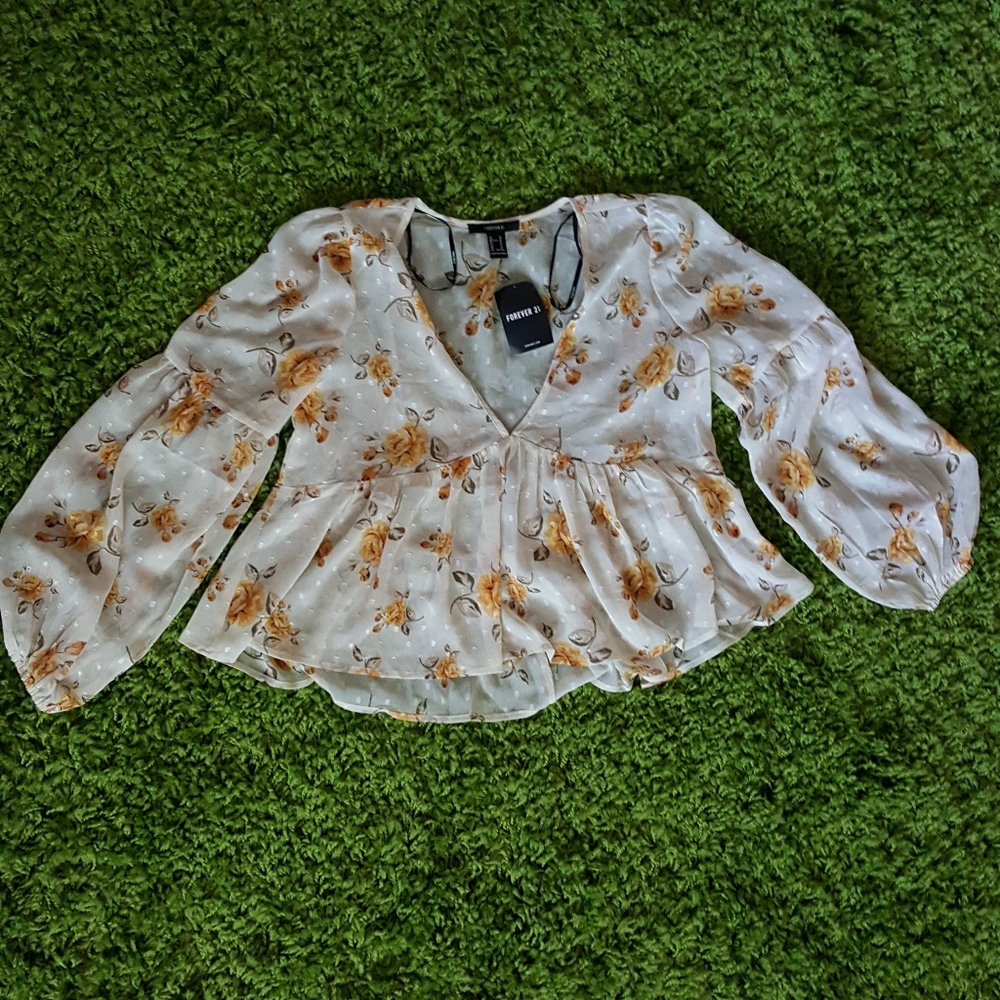 Flowy Floral Top - Picture 2 of 3